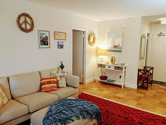 2nd image of 4515 Willard Ave APT 915