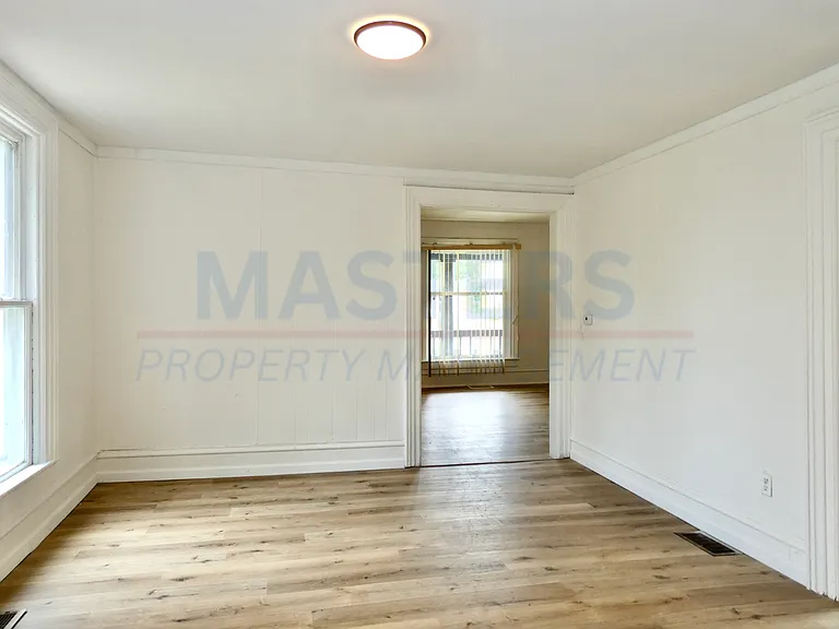 1026 Oakwood Ave — Photo 5