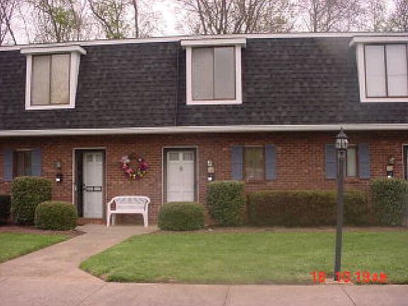 2nd image of 504 Carolyn Ct #C2