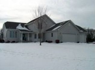589 Wyngate Dr, River Falls, WI 54022