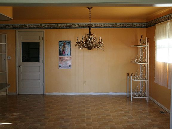 Dining area next to kitchen