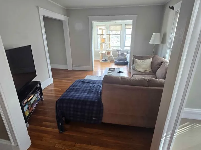 30 Willard Ave — Photo 6