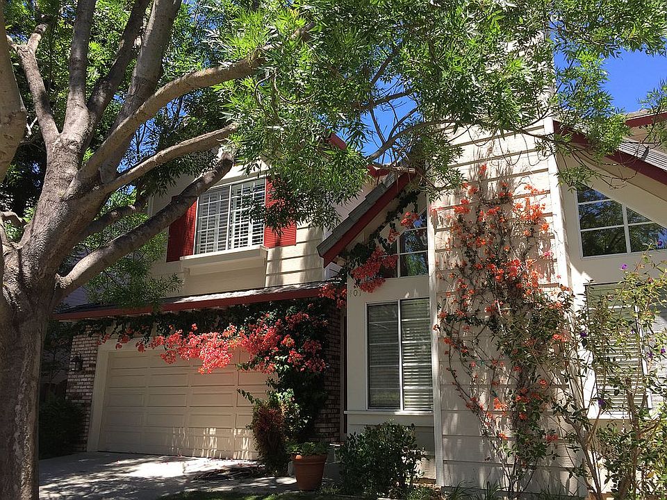 1st image of 407 Wembley Ct