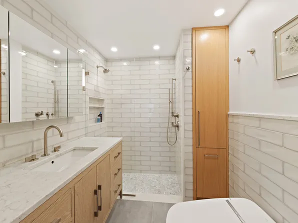 347 West 22nd Street image 8 of 13