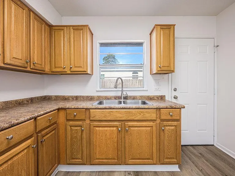 1013 Holton Ave #1 — Photo 9