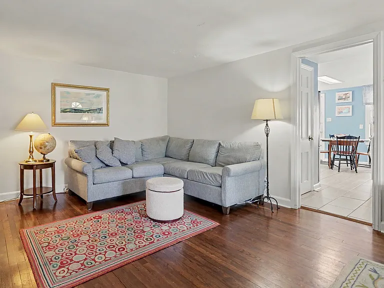 40 Oakwood Dr — Photo 4