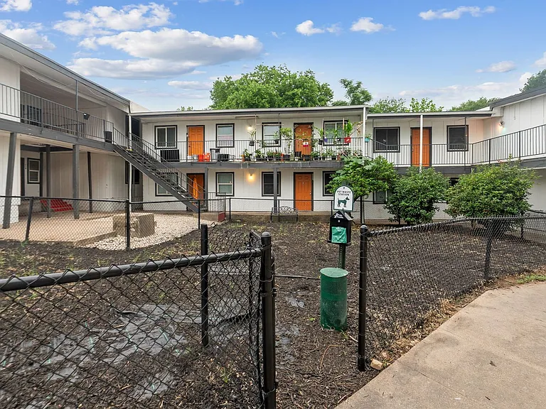Villas at Mueller — Photo 18