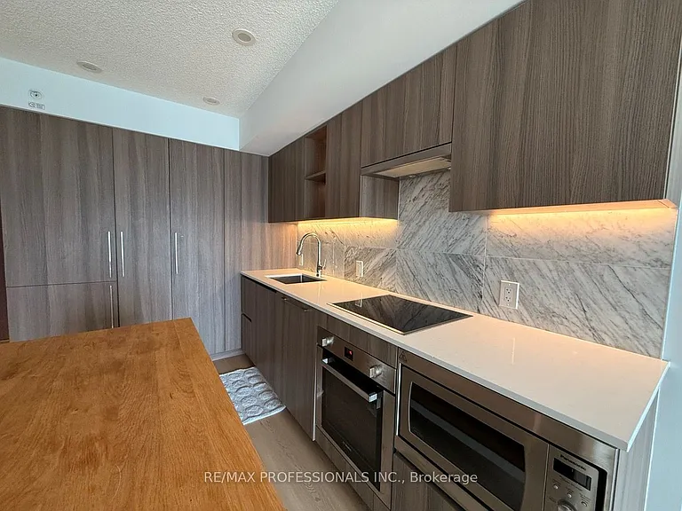 19 Bathurst St #1708 — Photo 9