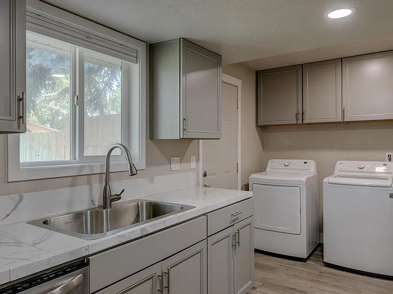 Complete Remodel near Boise River _ Pet Friendly! — Photo 10