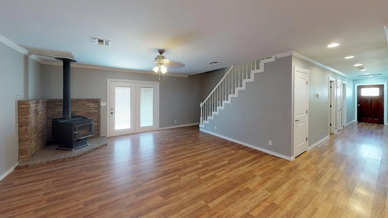 115 G Street - 1 — Photo 3