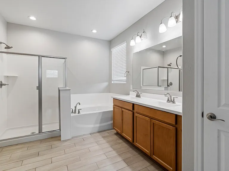 10904 W Harrison St — Photo 10