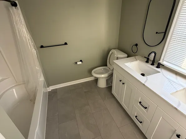 43 W George St, York New Salem, PA 17371