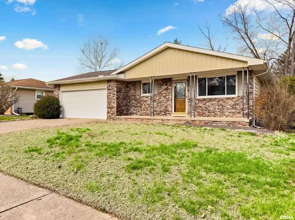 1217 W Pine St, Chillicothe, IL 61523