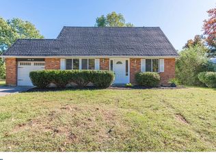 26 Cornwall Dr, Newark, DE 19711