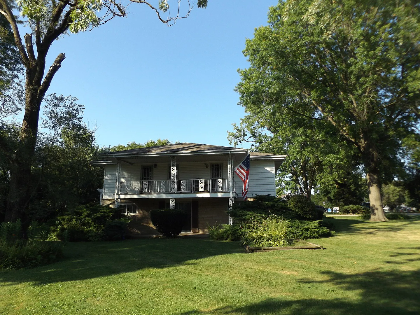 1516 Willow Rd photo 1