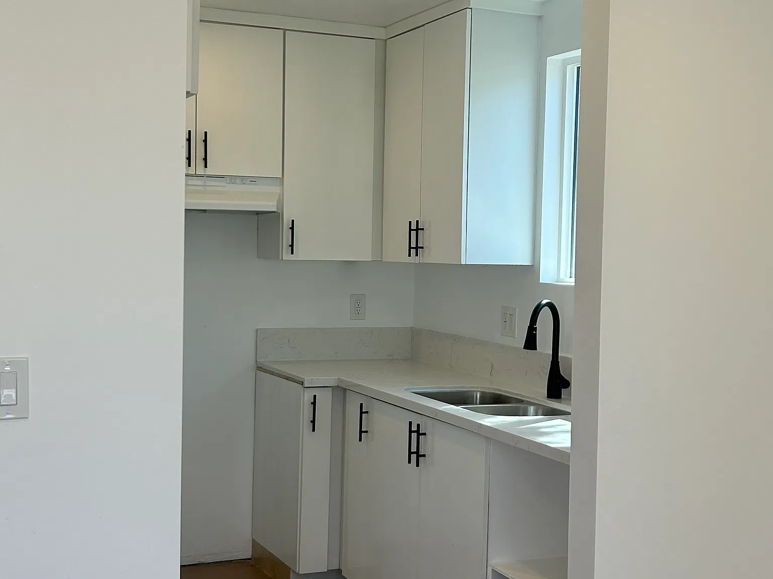 2 bed, 750 sqft, $2,750 — Photo 2