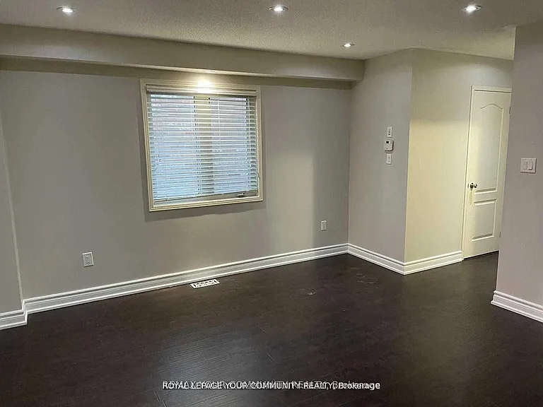 122 Russel Dr — Photo 17