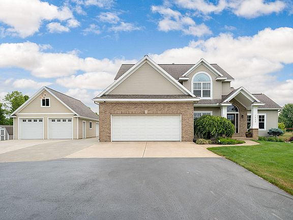 3rd image of 7522 Carpet Rose Ct SE