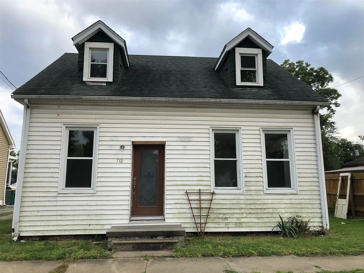 712 W Main St photo 1