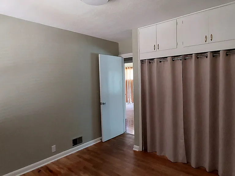 231 NE 10th Ave — Photo 15