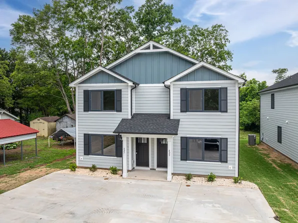 Modern Townhome for Rent Modern Living at Its Best!, 122-142 4th St SE #54, Hickory, NC 28602