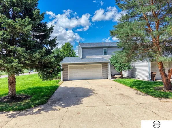 5600 Fairacre Ct, Lincoln, NE 68506