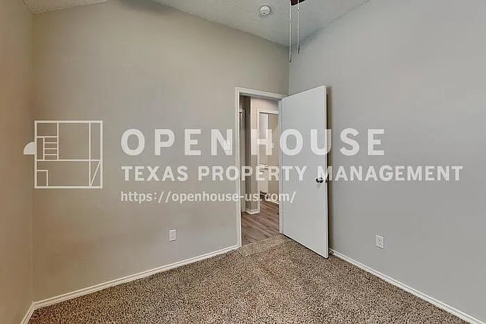 6928 Brixham Dr — Photo 15