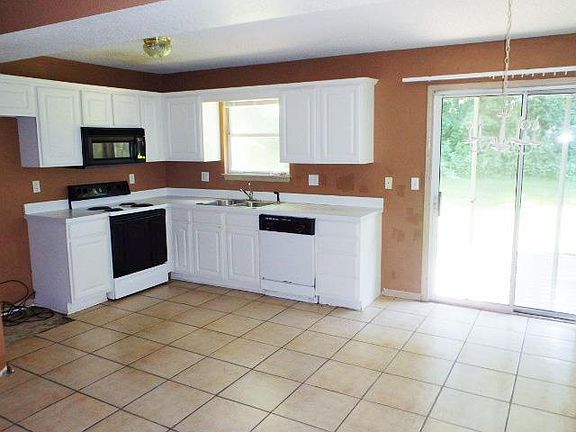 5th image of 15513 E 48th St