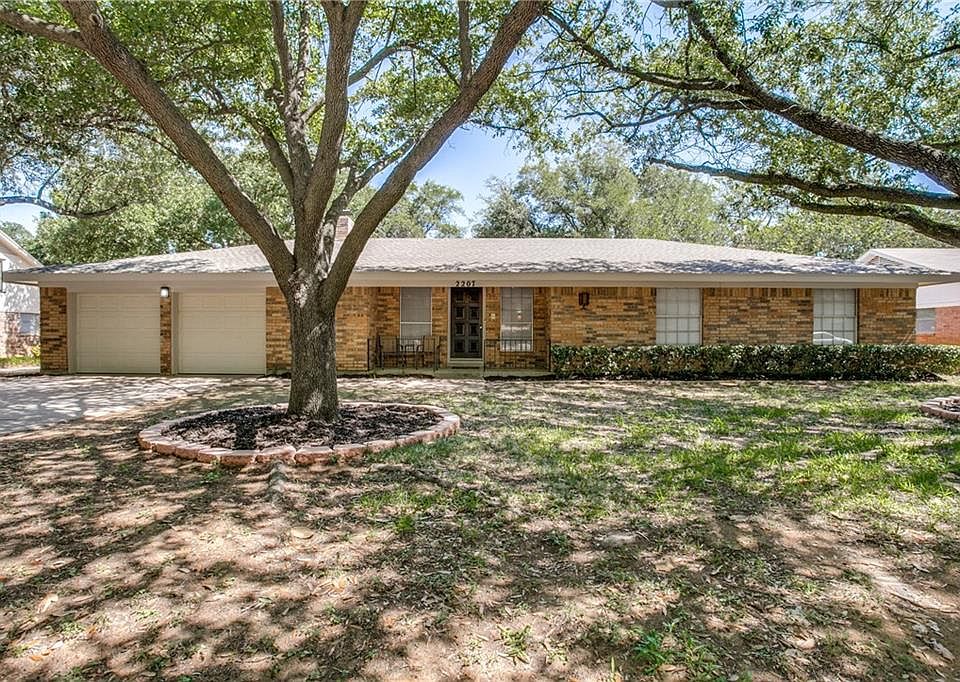 1st image of 2207 Vail Ct