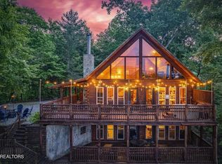 531 Gatlin Dr, Gatlinburg, TN 37738