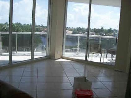 5th image of 3802 NE 207th St APT 401