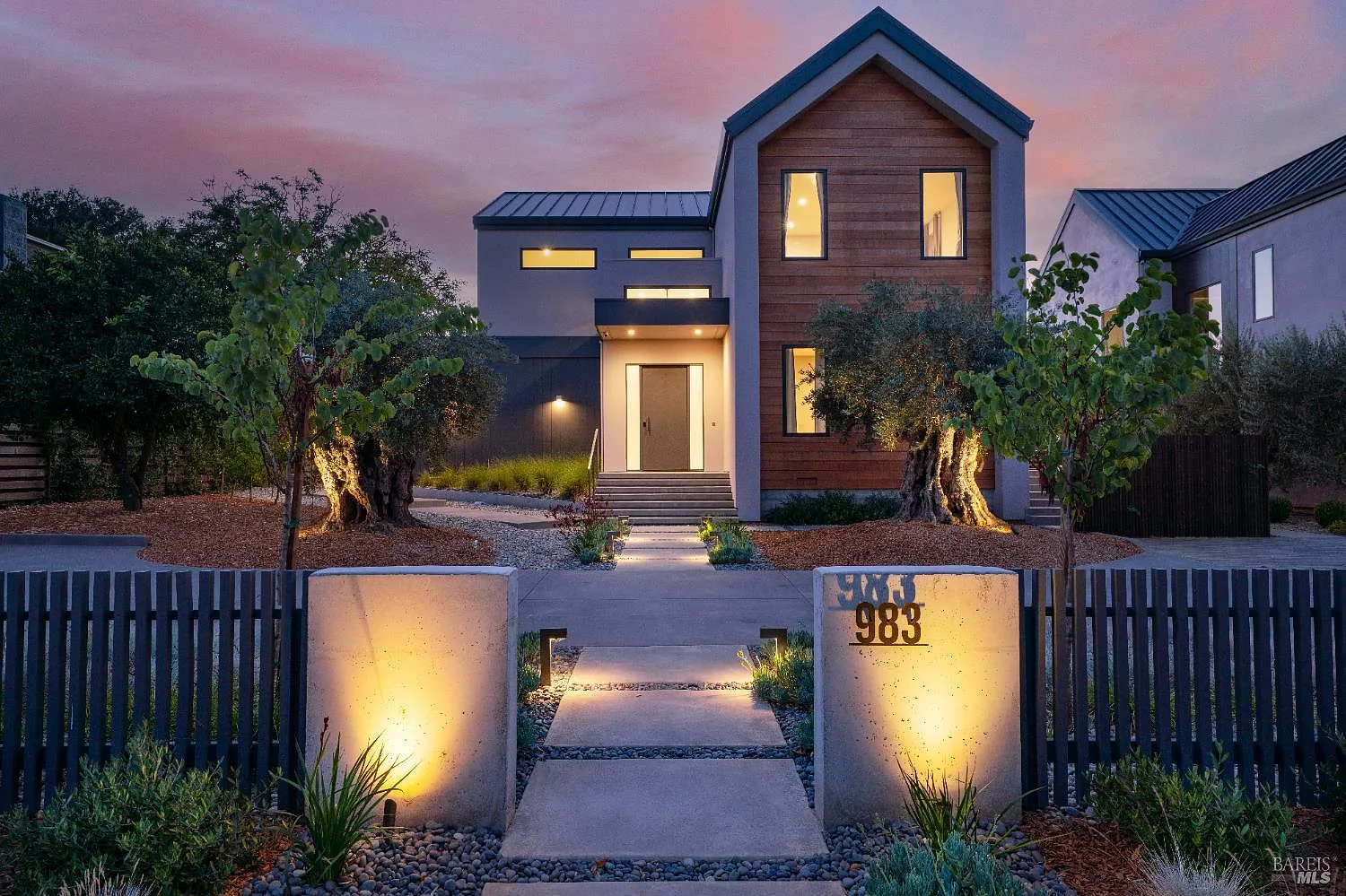 983 Grove Street - 5bd/8ba, 5,654 sqft - in Healdsburg, CA