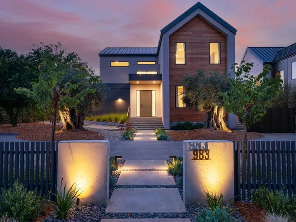 983 Grove Street, Healdsburg, CA 95448