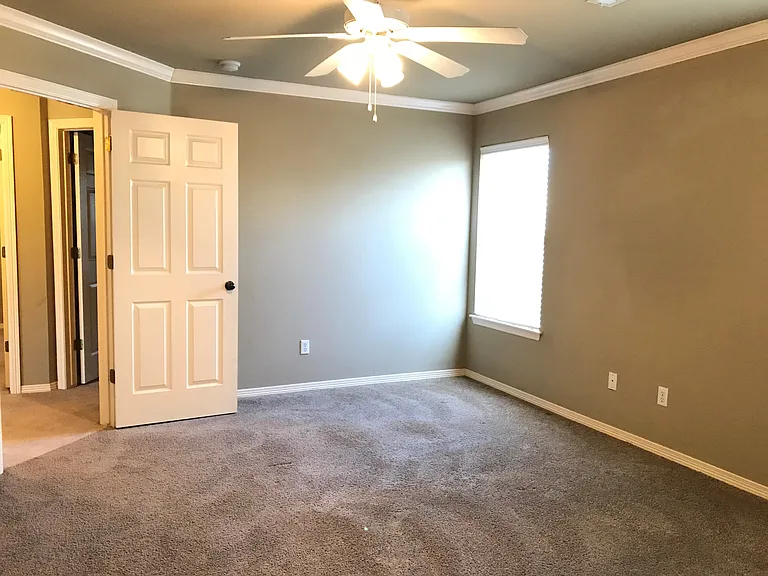 405 E Laurel Ave — Photo 5