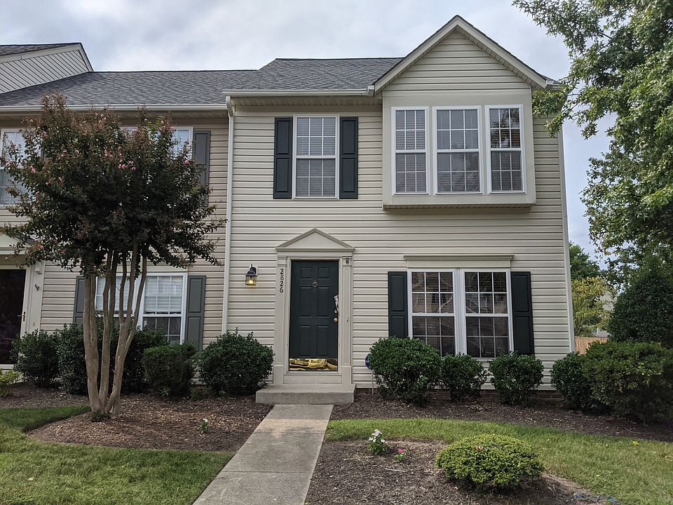 1st image of 2826 Queensland Dr