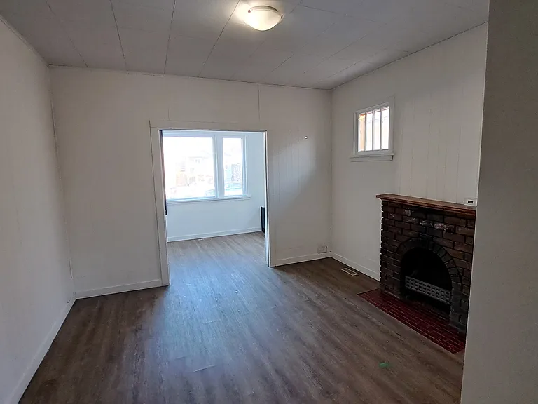 1428 Queen St — Photo 13