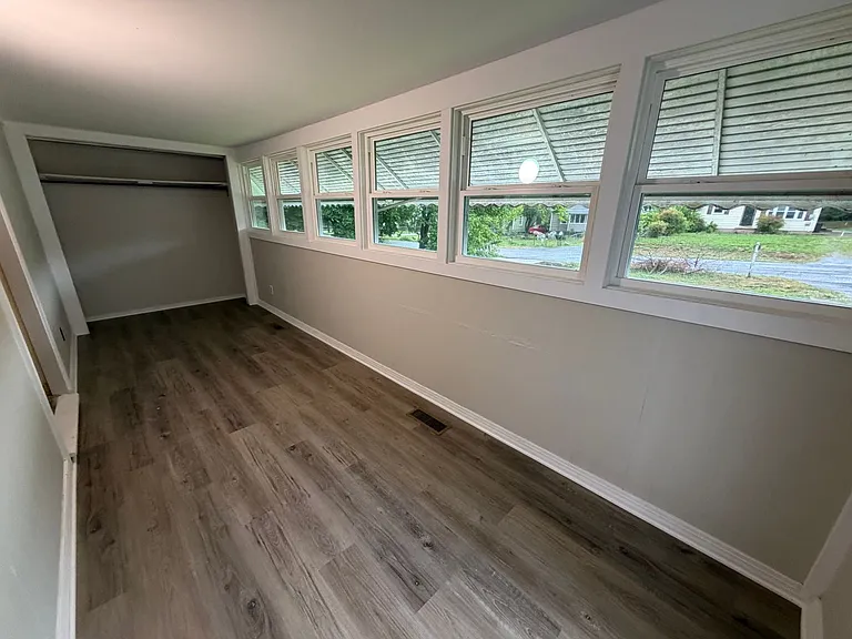 124 Holly St SE — Photo 12