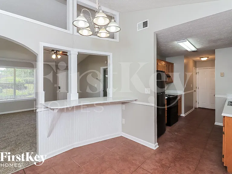 3818 Clarendon Pl — Photo 6