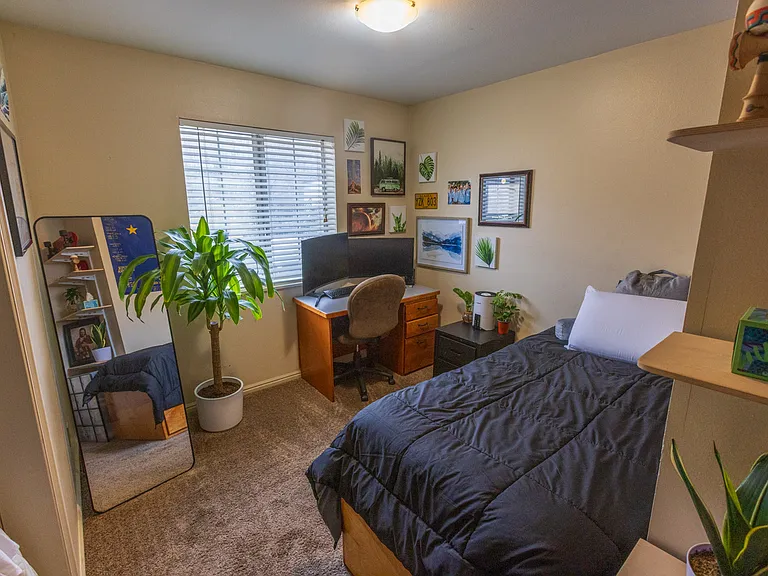 642 N 200 E #210 — Photo 7