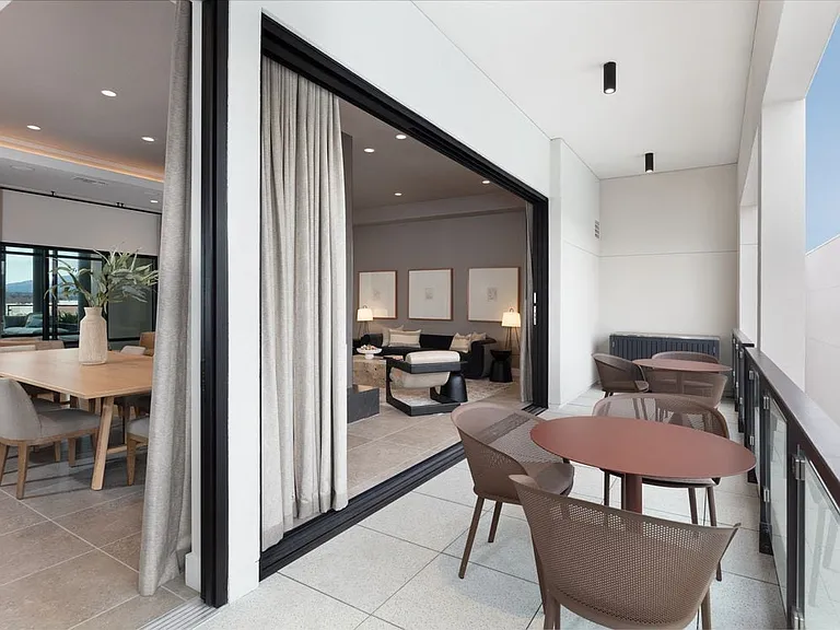 5th Floor Hosting room with outdoor terrace