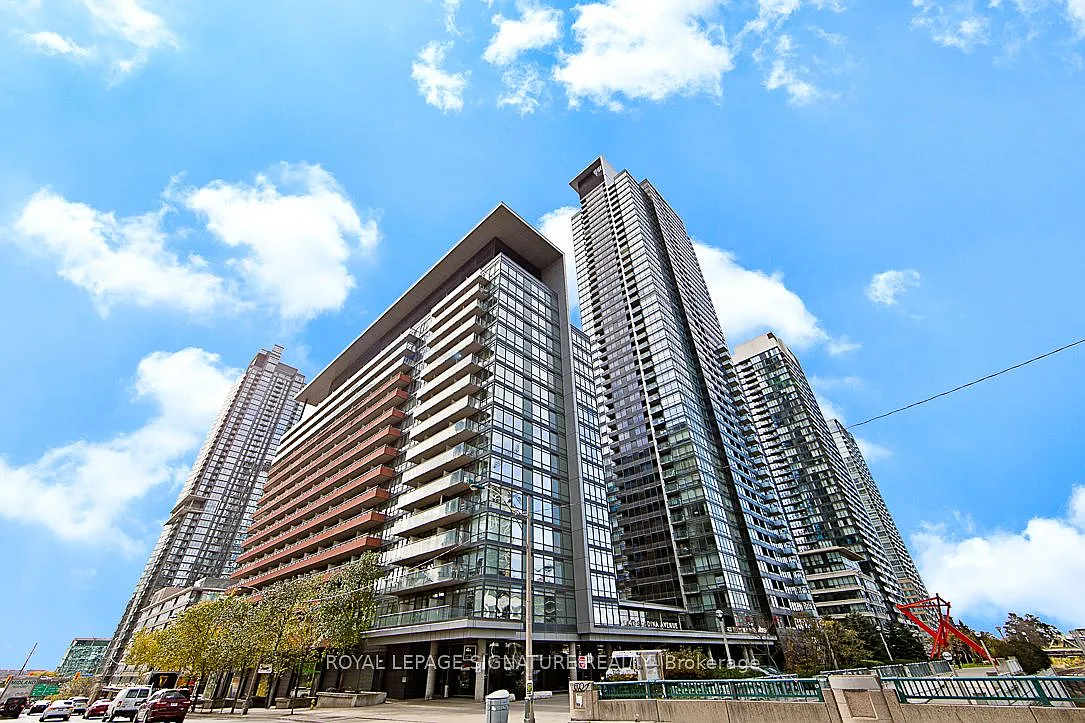 Building Photo - 4K Spadina Ave #611