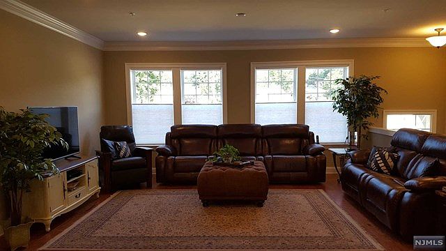 1st image of 603 Cottonwood Ct #603