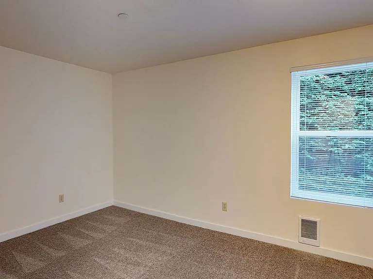 Daniels Apartments — Photo 32