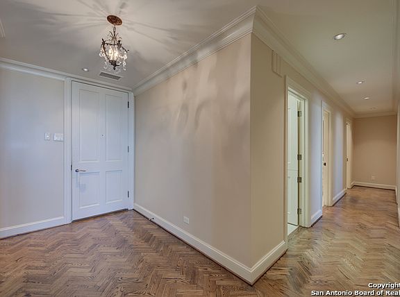 3rd image of 4001 N New Braunfels Ave APT 1402