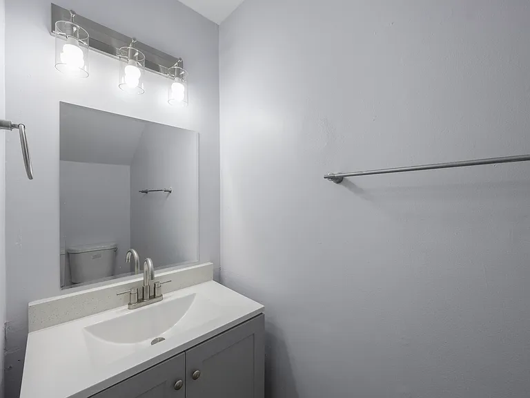 200 Westwood Ter N #122 — Photo 7