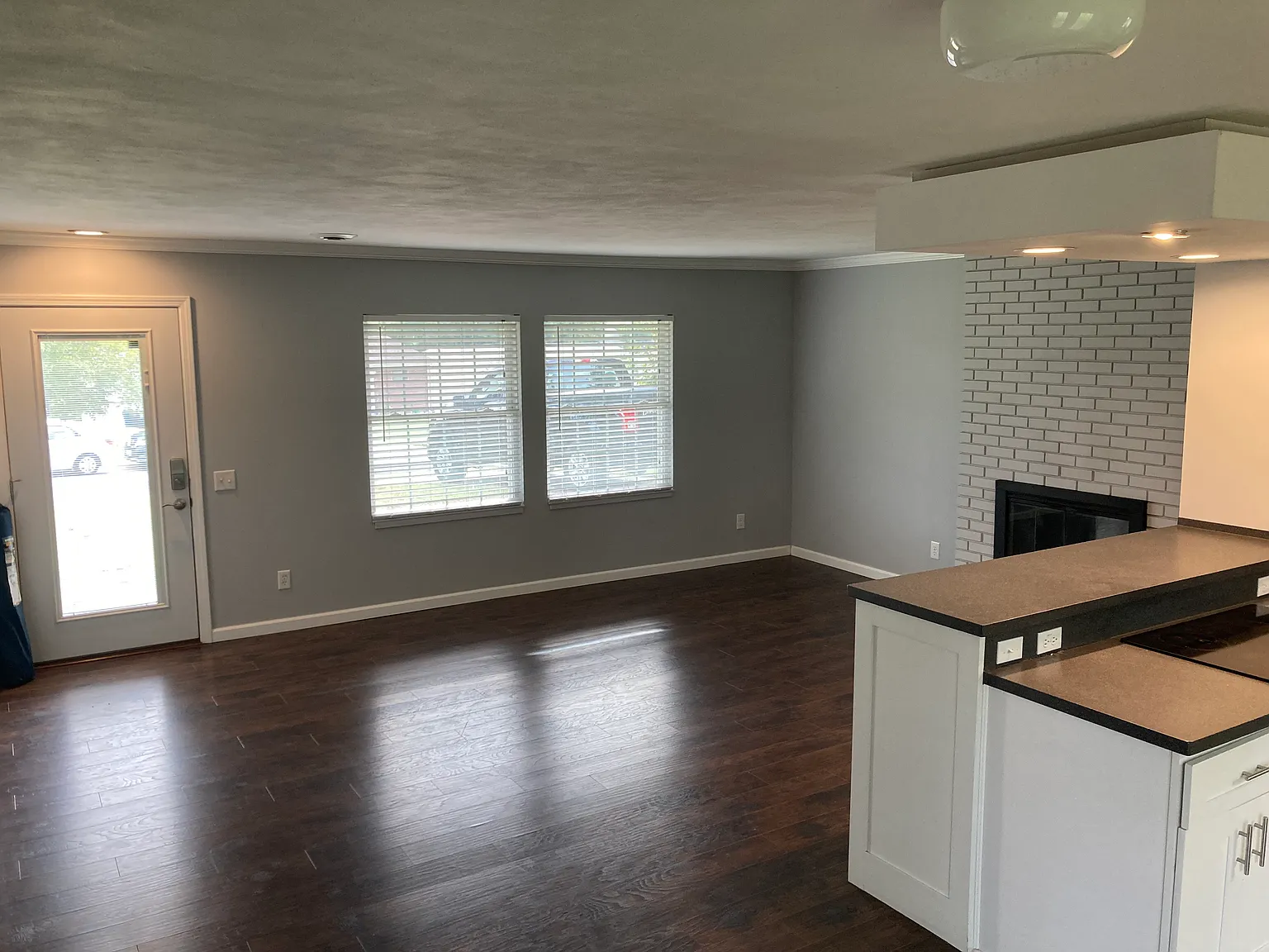 3 bed, 1200 sqft, $1,850 — Photo 2