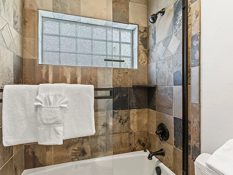 2nd Level - Shared Bathroom 2 - Tub/Shower Combo