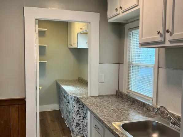 95 Pleasant St, New Britain, CT
