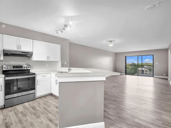 2112 S Cypress Bend Dr APT 802, Pompano Beach, FL 33069