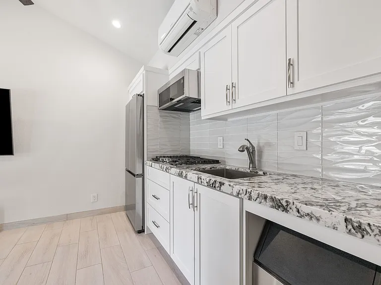 42230 May Pen Rd — Photo 2